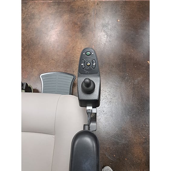 used pride jazzy select 614 hd power chair used pride jazzy select 614 hd power chair